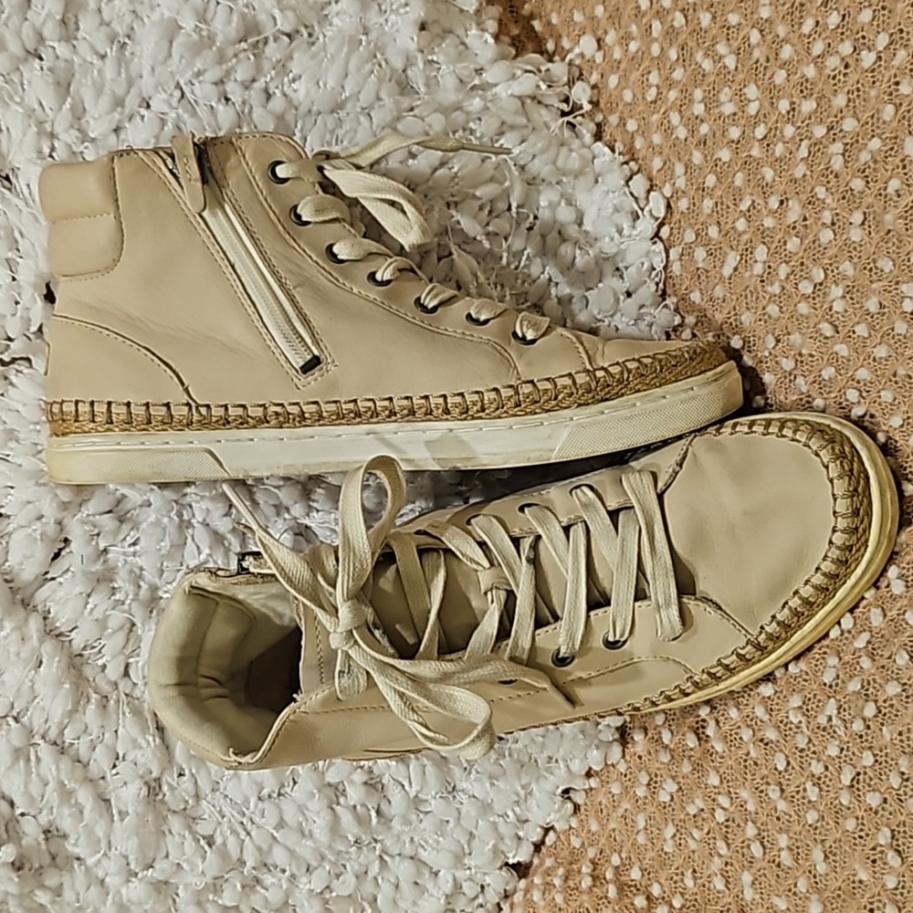 Ugg Hightop Leather Shoes